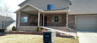 Basement Apartment--Sleeps 6 *2 Bedrooms +Kitchen/Laundry