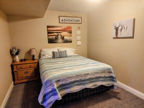 2 bedrooms, iron/ironing board, travel cot, free WiFi