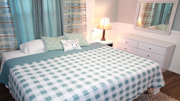 1 bedroom, desk, iron/ironing board, free WiFi