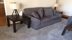 TV connectée, cheminée, chaîne hi-fi