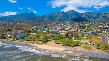 海灘、躺椅、沙灘巾