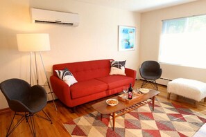 Smart TV, fireplace, DVD player