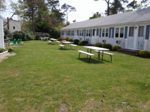 Dennisport - Studio Condo w kitchenette  - Walk to beach 