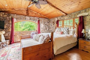 4 Schlafzimmer, Bügeleisen/Bügelbrett, kostenloses WLAN, Bettwäsche