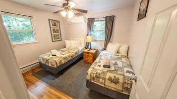 2 bedrooms, desk, free WiFi, bed sheets