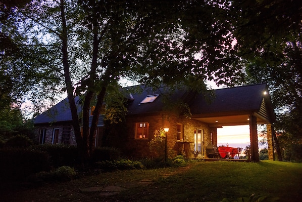 Exterior - Natural Beauty With Luxury Accommodations (Mill Run)