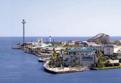 Look No Further! Very Charming.  2 Miles From Kemah BoardWalk. Pet Friendly!