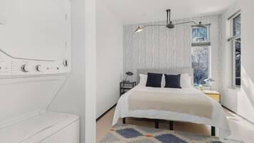 1 habitación, tabla de planchar con plancha, wifi gratis y ropa de cama