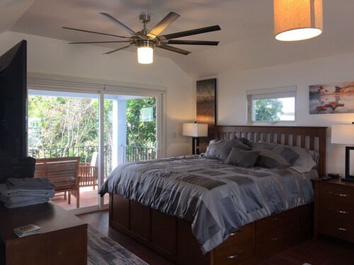 Brand New, modern, light, delightful small apartment packed with luxuries
