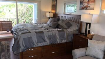 In-room safe, iron/ironing board, WiFi, bed sheets