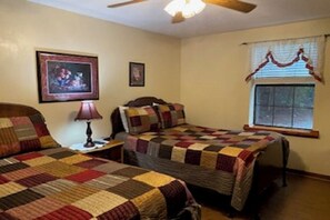 3 bedrooms, iron/ironing board, free WiFi, bed sheets