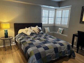 3 Schlafzimmer, Schreibtisch, Bügeleisen/Bügelbrett, WLAN
