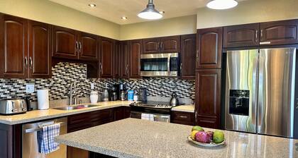 LISTADO EMOCIONANTE, EXCELENTE UBICACIÓN, CONDO HERMOSO