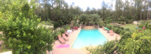 Serene Waterfalls, Garden, Privacy, Heated Pool, Spa &, Large Two Story Retreat