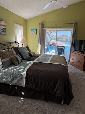 4 bedrooms, in-room safe, desk, iron/ironing board