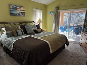 4 quartos, cofres nos quartos, escrivaninha