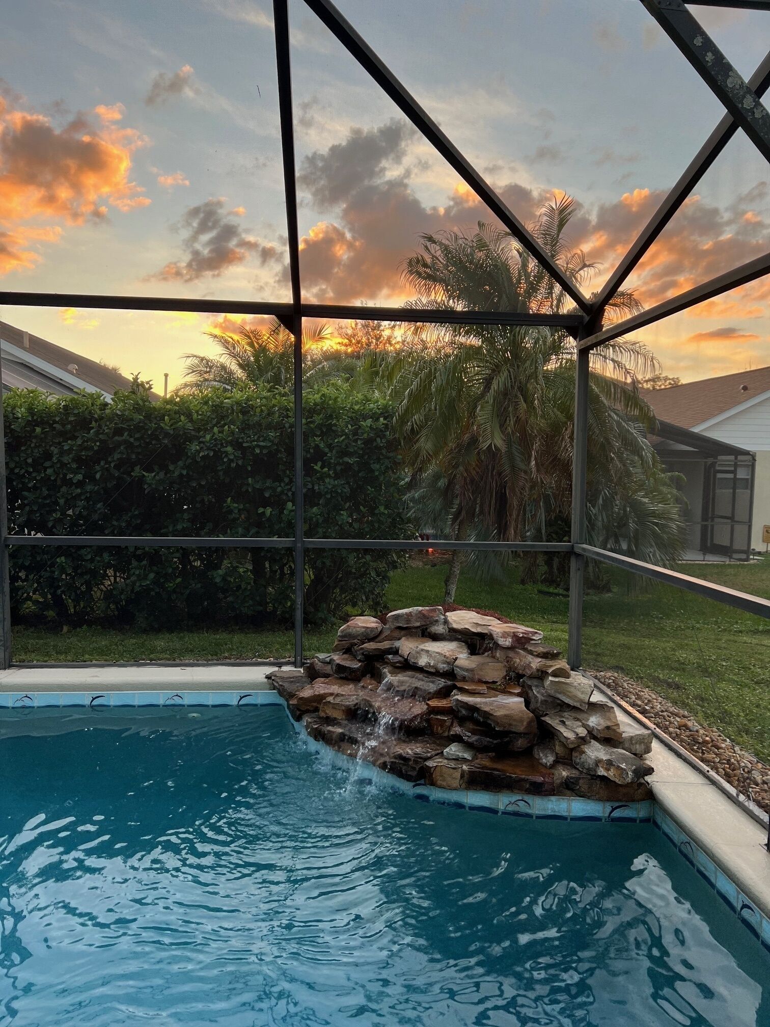 ANTIGUA Lake View Villa. Beautiful Lanai Area. Close To Disney. Summer space !!!