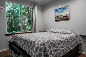 1 bedroom, bed sheets