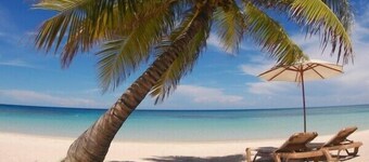 50 Steps to West Bay Beach@Infinity, Bldg 3, 2nd Fl w/Private Dbl Lounger & View