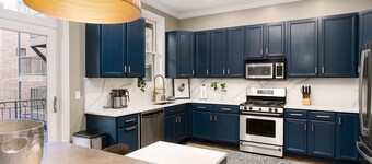 Spacious 4-Level/4-Bedroom Townhouse in West Loop