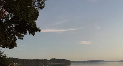 the Beach Suite on Lemolo! CLEAN & PRIVATE ... getaway & relax.