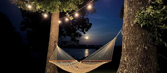 Clean, Family/Pet Friendly Lake View, 2-Bdrm Cabin Near Several Marinas/launches