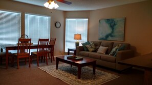 Smart-TV, DVD-Player, Bücher