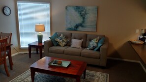 Smart-TV, DVD-Player, Bücher