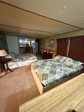2 bedrooms, desk, free WiFi, bed sheets