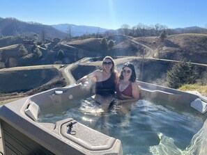 Property grounds - Blue Moon Lodge, Beautiful Views, Hot Tub, Firepit, 15 Mins from Boone (Vilas)