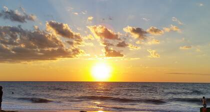 GULF COAST MODERN COUNTRY MÖKKI & PRIVATE LANAI