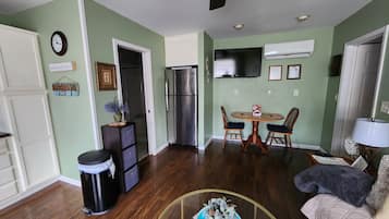 Smart TV, DVD player, books, offices