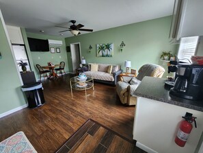 Smart TV, DVD player, books, offices