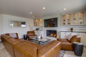 Interior - Surfside 1 Pacific Beach | 4BR Ocean Views, Firepit (San Diego)
