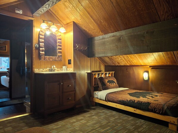 8 bedrooms, desk, iron/ironing board, free WiFi