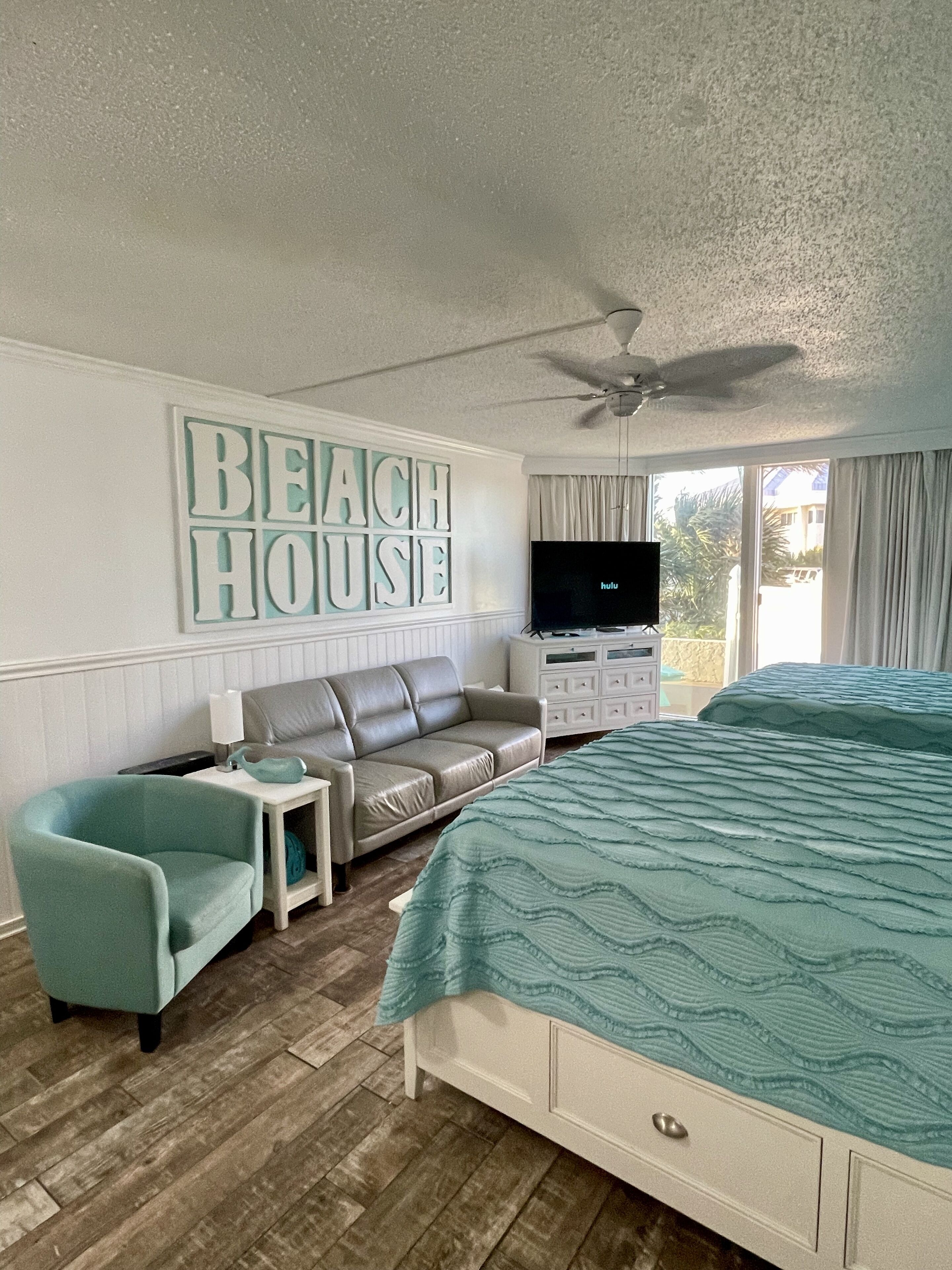 Time To Get Your Beach Fun OnComplimentary Lounge Beach Chairs,WiFi<br>Sleeps 4