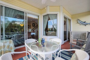 Unclassified image, 2 of 37, button