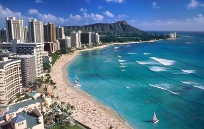 DESIRABLE WAIKIKI BANYAN OCEANVIEW CORNER UNIT - FREE SECURED PARKING, WIFI 