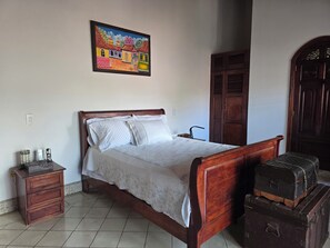 3 bedrooms, iron/ironing board, WiFi, bed sheets - Casa Don Carlos a Gorgeous Colonial House! (Granada)