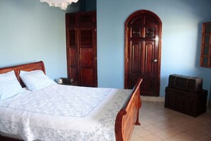 3 chambres, fer et planche à repasser, Wi-Fi, literie fournie