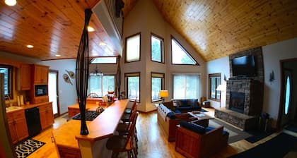 Exceptional Chalet near Harbor, Nubs Nob and Boyne Highlands Ski and Golf Resort