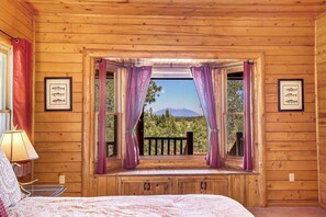 4 chambres, fer et planche à repasser, lit parapluie, Wi-Fi gratuit