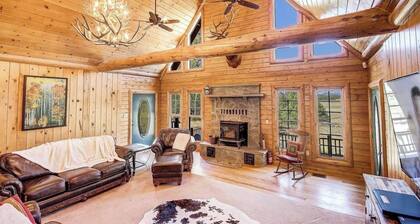 Huge Log Cabin on 20 Acre Ranch close to Grand Canyon with Spectacular Views!