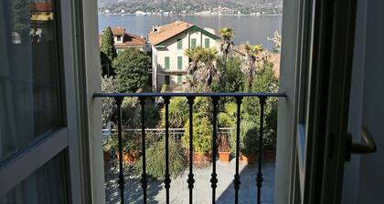 Lake View In The Heart Of Town