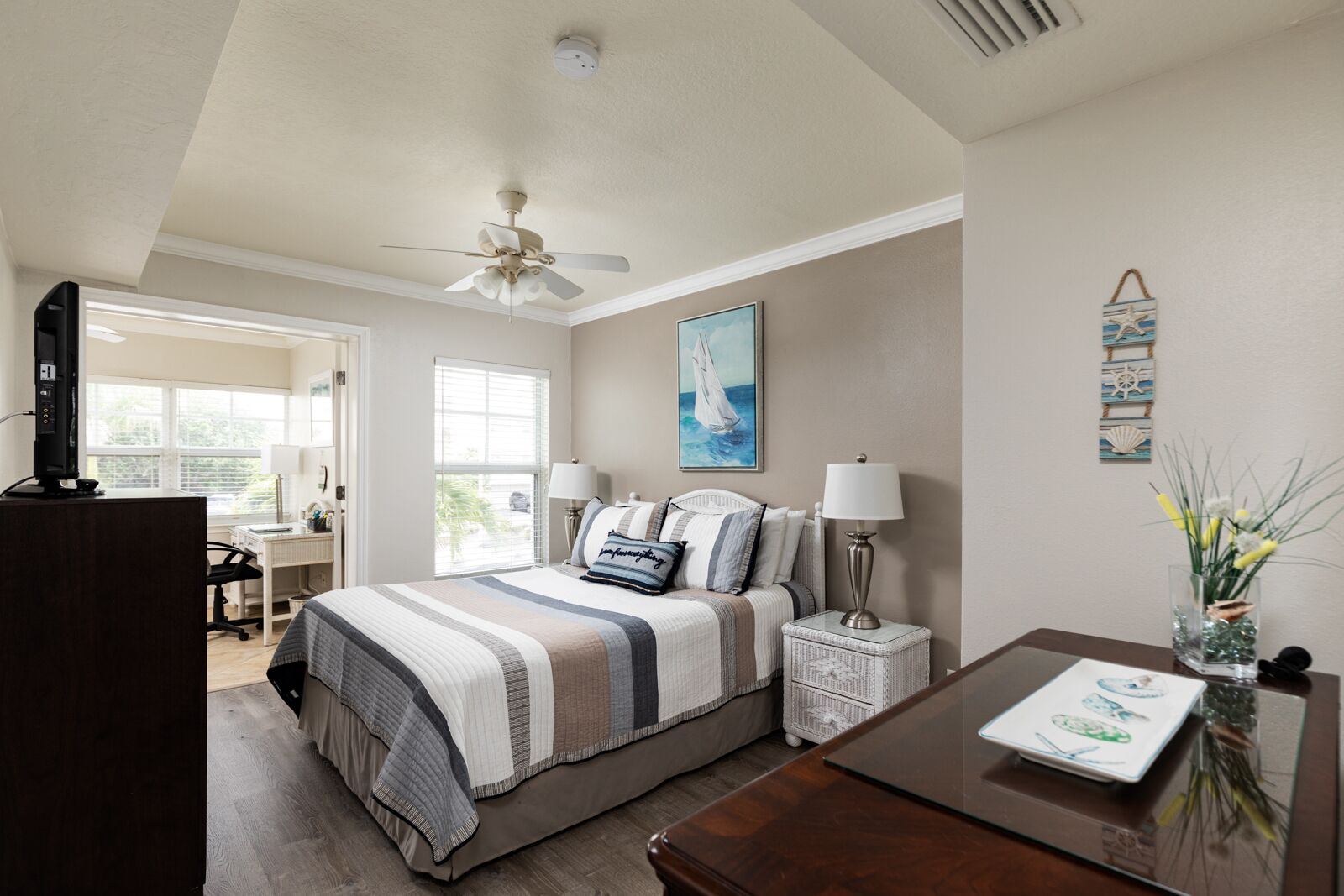 GREAT RATES!!  STEPS FROM THE BEACH!!!!!  VERY CLEAN CONDO!!! GREAT VALUE!!