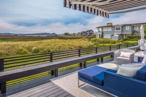 Terrace/patio - Carmel Modern Hacienda walking distance to town W / 3 Bedrooms and 3.5 Baths (Carmel-by-the-Sea)