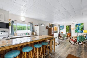 Fridge, microwave, oven, stovetop - South Algonquin Lakefront 2 Bedroom Cottage on Walking/ATV/Snowmobile Trail (Harcourt)