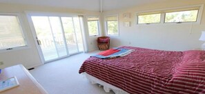 4 slaapkamers, een strijkplank/strijkijzer, internet