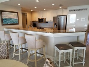 Microonde, forno, piano cottura, lavastoviglie