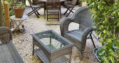 Stunning Bay Views – Artist’s Zen Retreat - Extras!